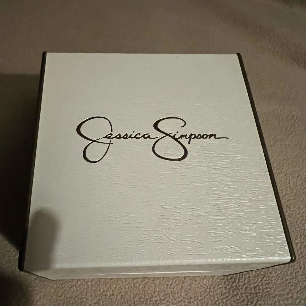 🎁 💝 Jessica Simpson gift package, women watch+ matching necklace and earring - Picture 7 of 8